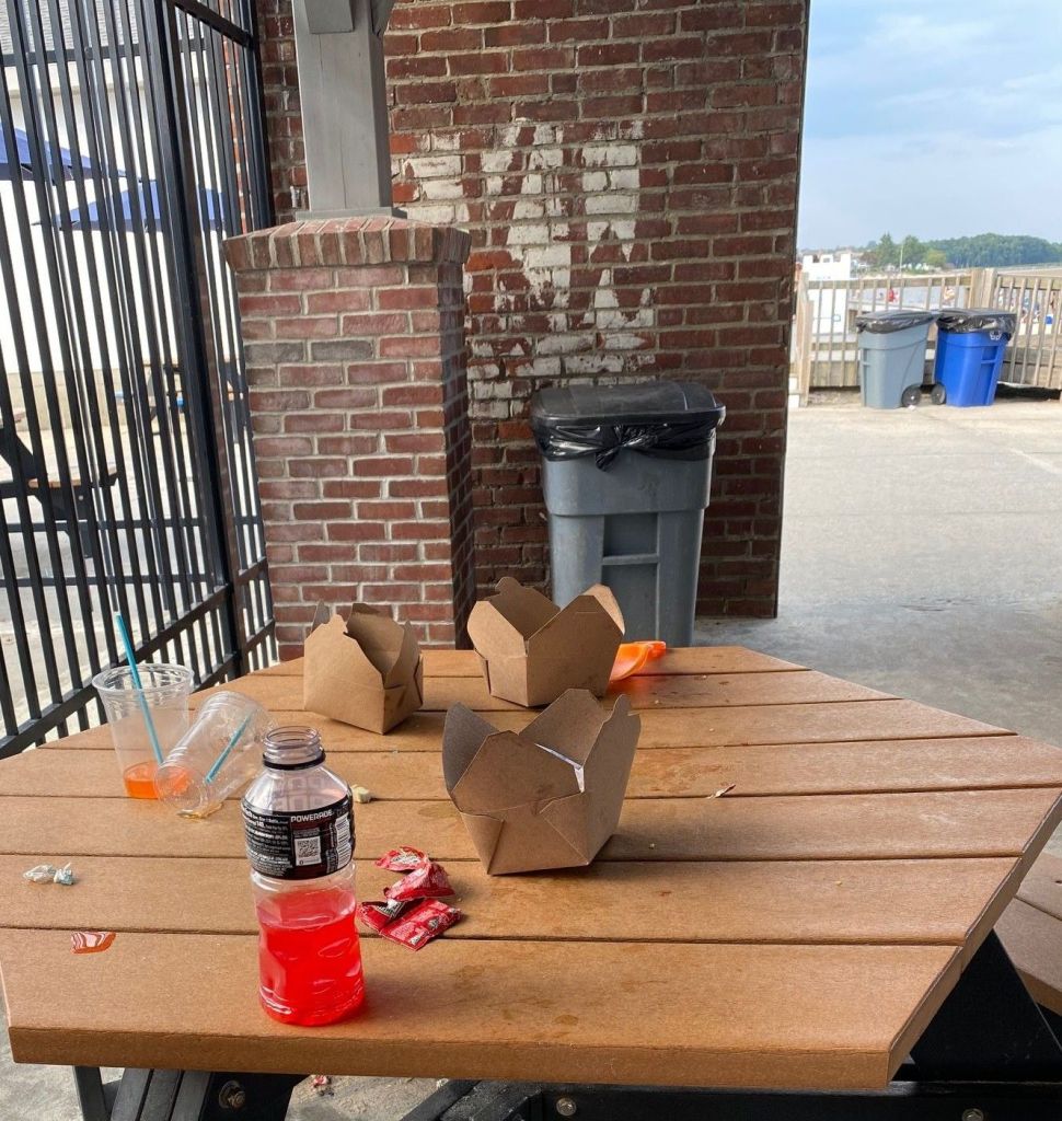 Roundup: Trash, Burgers, Nature …